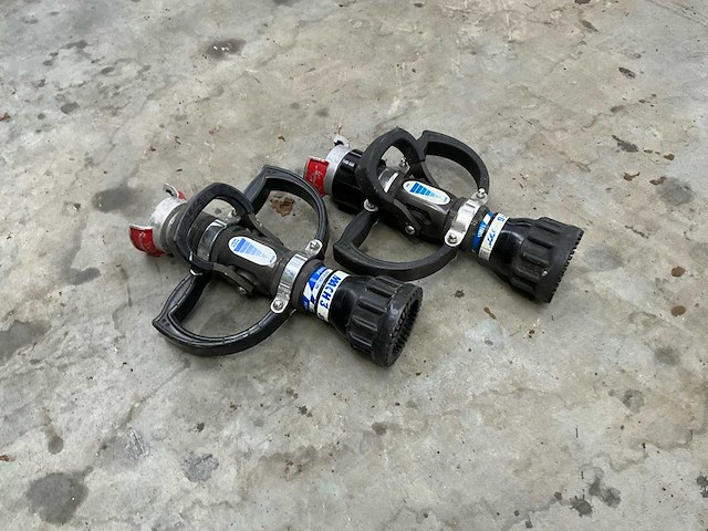 Brandspuiten (2x) - afbeelding 2 van  4
