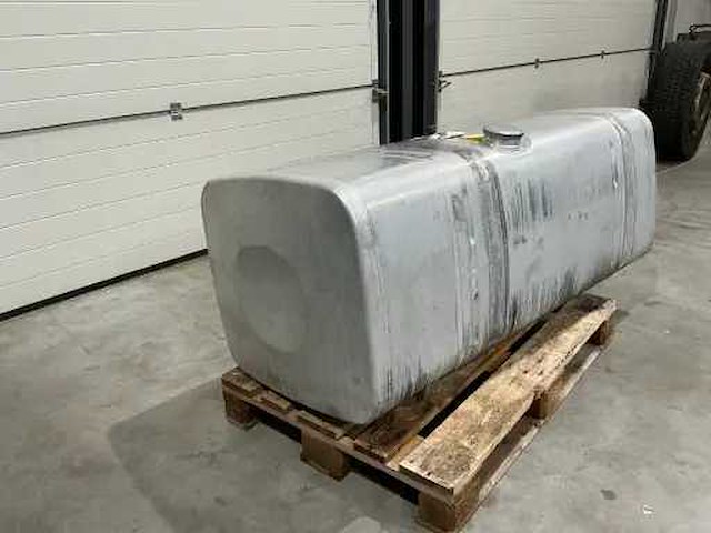 Brandstoftank opslag. 60x60x152cm - afbeelding 2 van  4