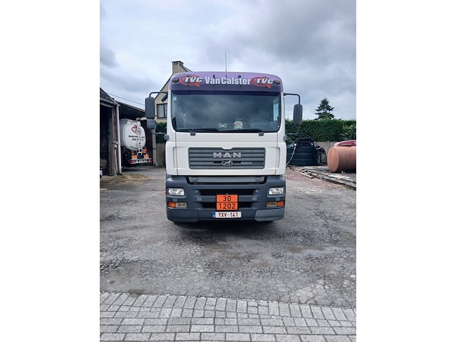 Brandstoftankwagen man - afbeelding 1 van  23