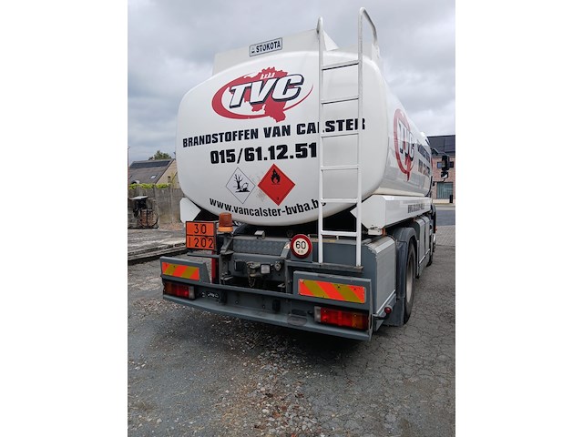 Brandstoftankwagen man - afbeelding 18 van  23