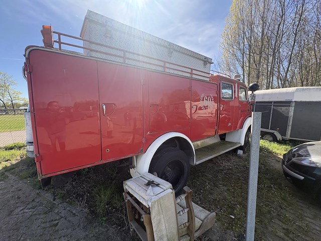 Brandweerwagen doku 4x4 mercedes - afbeelding 2 van  9
