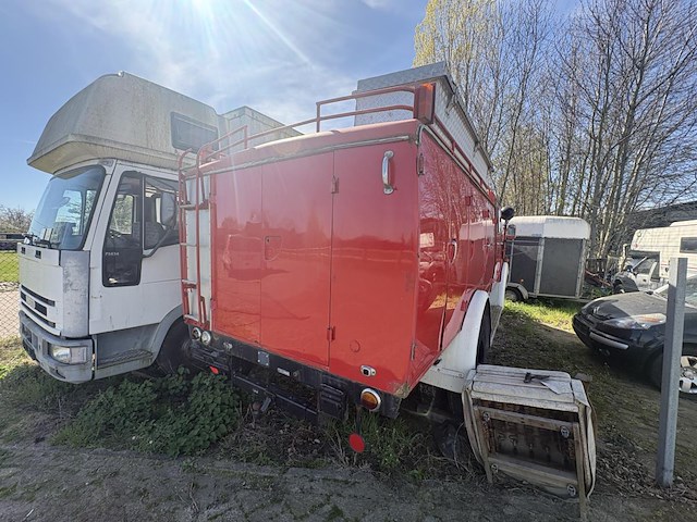 Brandweerwagen doku 4x4 mercedes - afbeelding 3 van  9