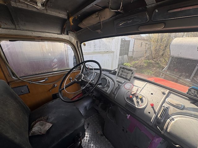 Brandweerwagen doku 4x4 mercedes - afbeelding 6 van  9