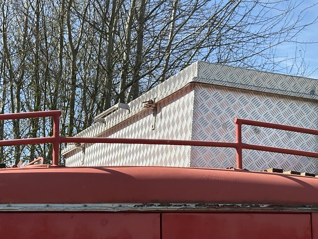 Brandweerwagen doku 4x4 mercedes - afbeelding 9 van  9