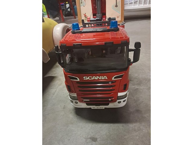 Brandweerwagen groot perfecte staat - afbeelding 1 van  6