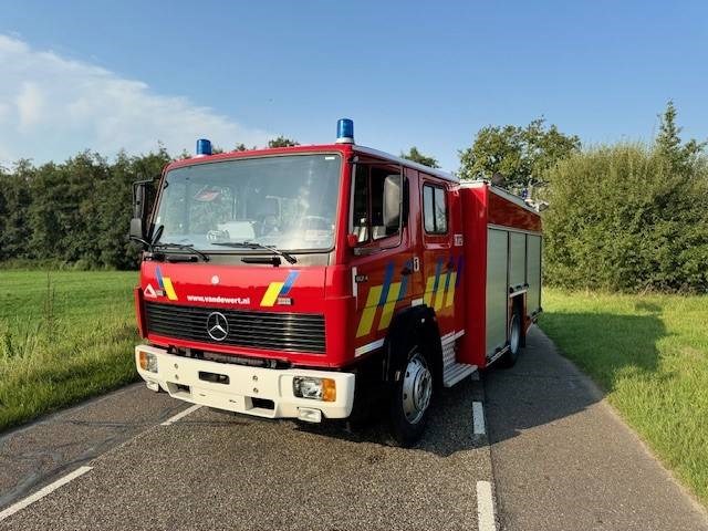 Brandweerwagen mercedes-benz 1124 diesel 240pk - afbeelding 1 van  1