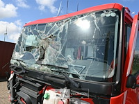 Brandweerwagen met ongevalschade - afbeelding 6 van  16