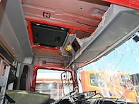 Brandweerwagen met ongevalschade - afbeelding 15 van  16