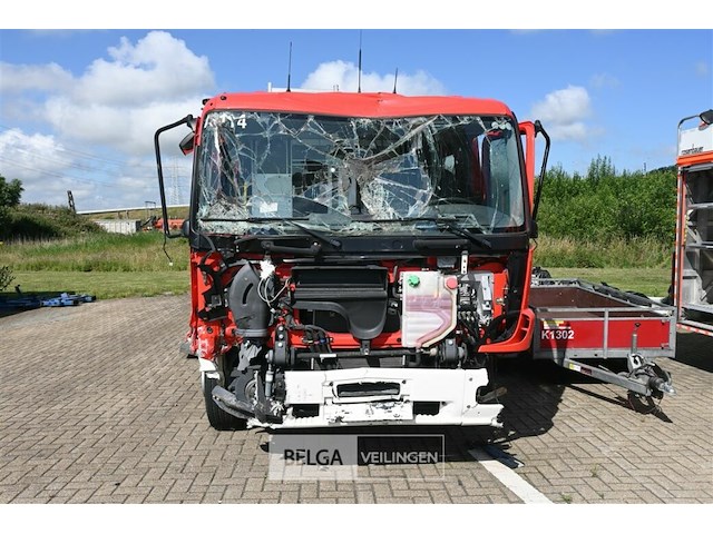 Brandweerwagen met ongevalschade - afbeelding 16 van  16