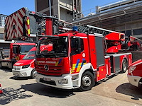 Brandweerwagens, ambulances en kraanwagens
