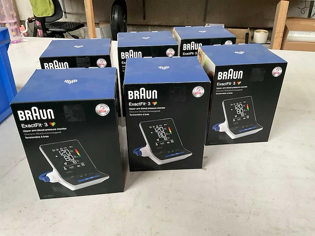 Braun exactfit 3 bloeddrukmeter (6x) - afbeelding 1 van  4