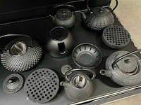 Bredemeijer gietijzeren theepotten + 4 onderzetters (5x) - afbeelding 2 van  11