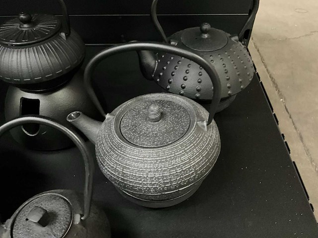 Bredemeijer gietijzeren theepotten + 4 onderzetters (5x) - afbeelding 6 van  11