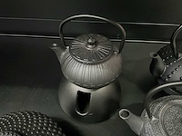 Bredemeijer gietijzeren theepotten + 4 onderzetters (5x) - afbeelding 7 van  11