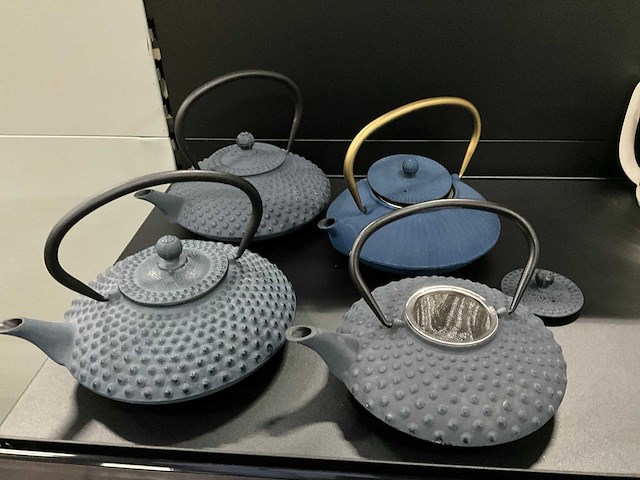 Bredemeijer gietijzeren theepotten (4x) - afbeelding 1 van  6