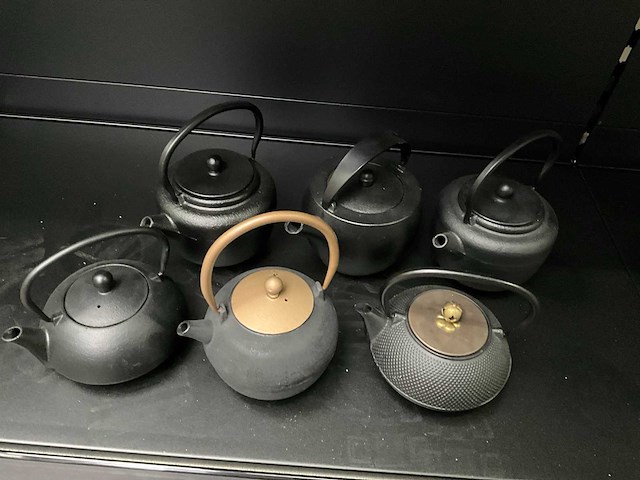 Bredemeijer gietijzeren theepotten (6x) - afbeelding 1 van  6