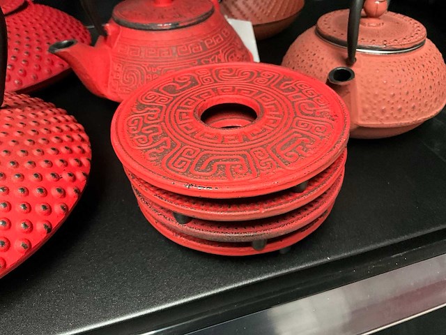 Bredemeijer gietijzeren theepotten + vier onderzetters (5x) - afbeelding 4 van  10