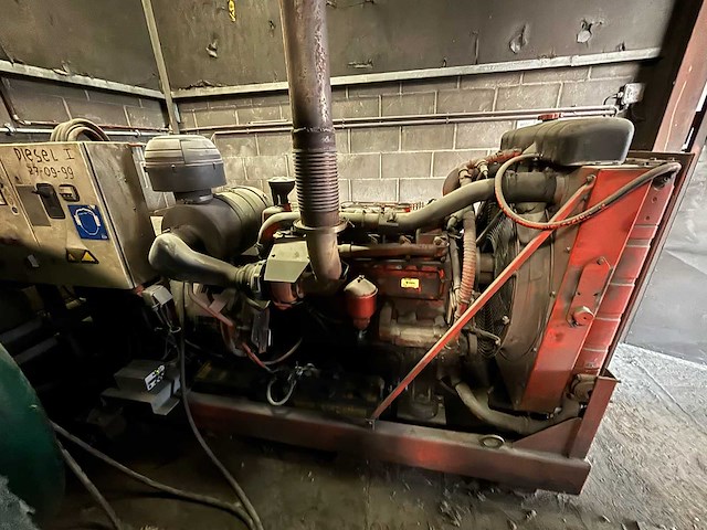 Bredenoord brsc- 230 scania dc9 49 motor met leroy somer lsa 46.1l8 250kva stroomgenerator diesel 1 - afbeelding 5 van  12