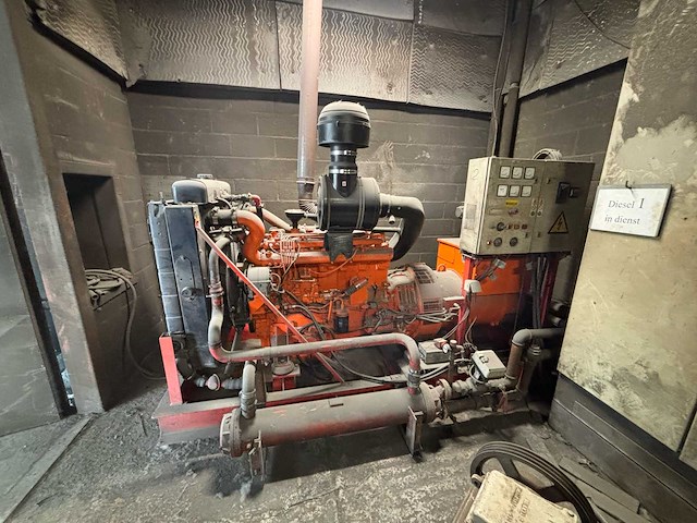 Bredenoord brsca 225 scania dc9 50 motor met leroy somer lsa 46.2l9 225kva stroomgenerator diesel 2 - afbeelding 1 van  14