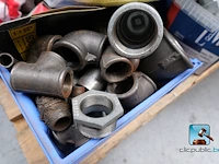 Breed assortiment aan metalen onderdelen - afbeelding 3 van  12
