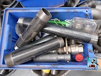 Breed assortiment aan metalen onderdelen - afbeelding 6 van  12
