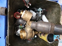 Breed assortiment aan metalen onderdelen - afbeelding 11 van  12