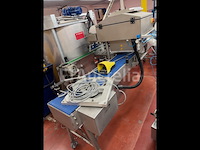 Breedwebbige tray-sealer - 2 soorten platen voor van rijk ronde containers