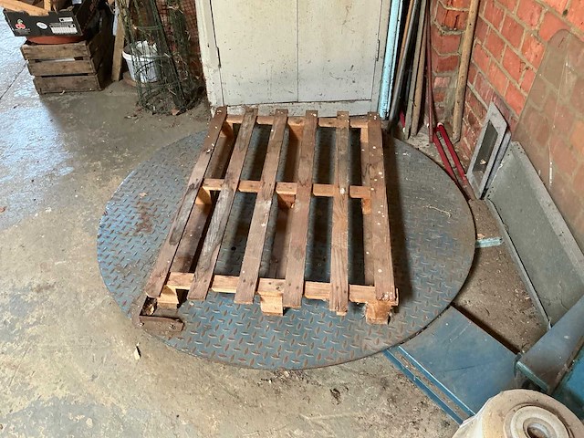 Brenneisen met draaiplateau palletwikkelaar - palletfoliewikkelaar - afbeelding 1 van  3