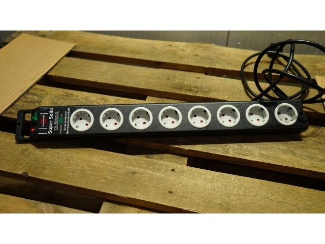 Brennenstuhl super-solid 8-voudig stekkerblok - afbeelding 2 van  4