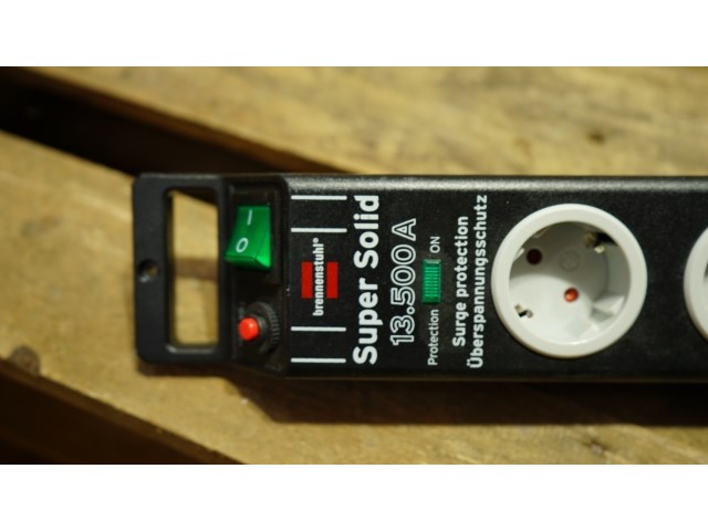 Brennenstuhl super-solid 8-voudig stekkerblok - afbeelding 3 van  4