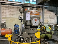Bridgeport verticale freesmachines - afbeelding 6 van  9