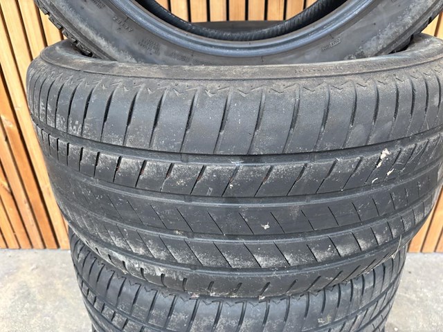 Bridgestone banden bmw x5 - afbeelding 2 van  5