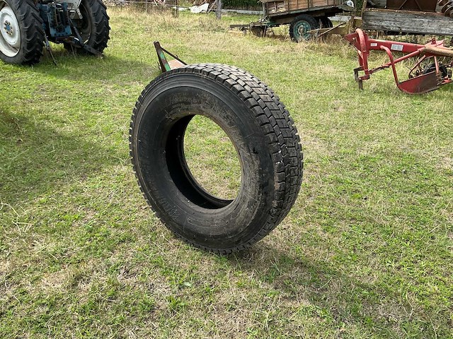 Bridgestone m729 v-steel mix vrachtwagenband - afbeelding 9 van  15