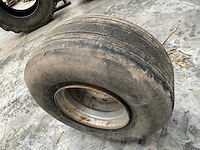 Bridgestone vrachtwagenband met velg (3x) - afbeelding 6 van  6