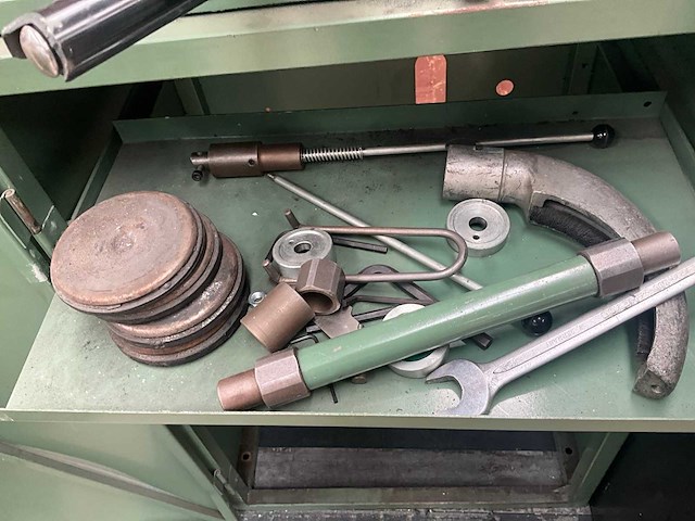 Brierley zb 32 boorslijpmachine - afbeelding 19 van  20