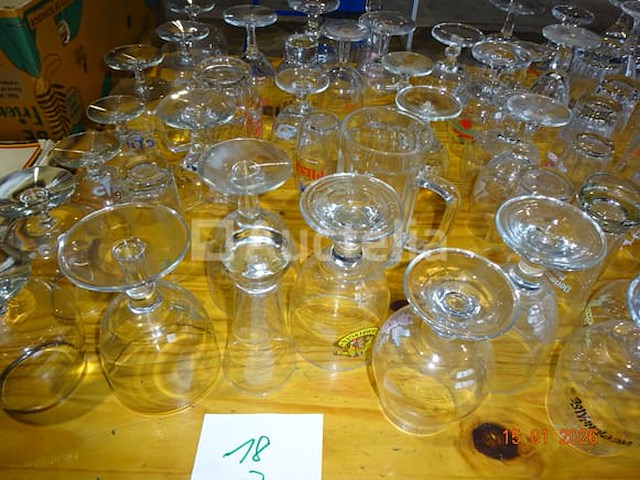 Brillen van allerlei soorten - afbeelding 5 van  6