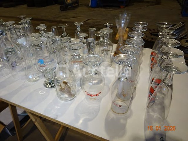 Brillen van allerlei soorten - afbeelding 3 van  4