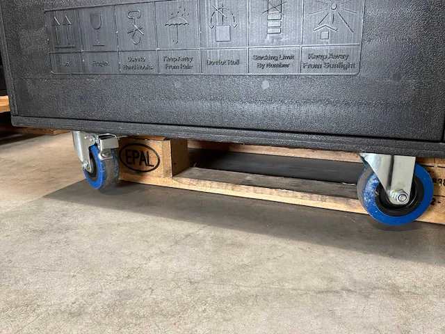 Brilliant led solutions flightcase (3x) - afbeelding 4 van  8