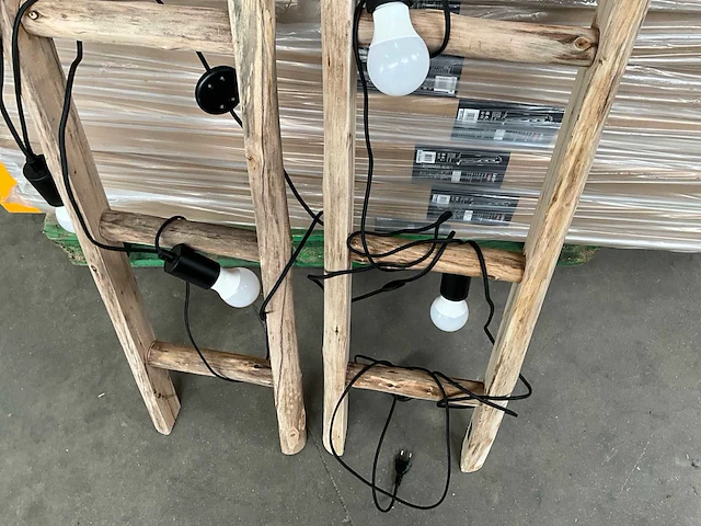 Brilliant vloerlamp ladder met voetschakelaar showmodel (2x) - afbeelding 2 van  4
