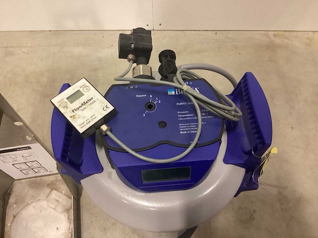 Brita met houder ontkalkmachine - afbeelding 2 van  4