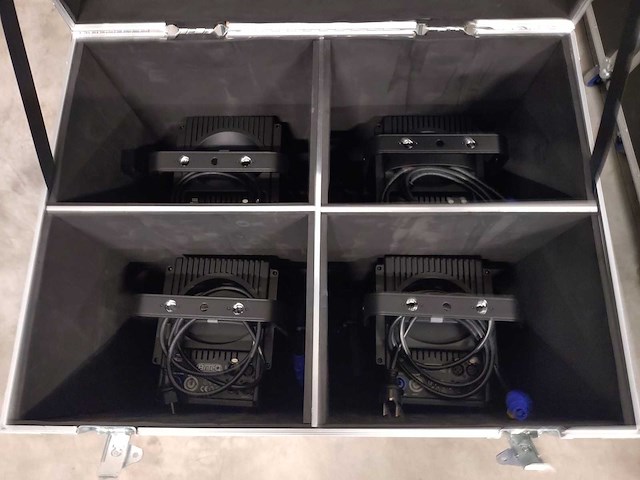 Briteq - bt-theatre 400tw - 4x spotlight - afbeelding 6 van  6