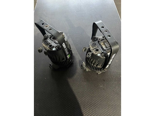Briteq - pro beamer zoom - led pars (2x) - afbeelding 1 van  2