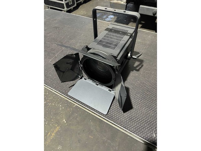 Briteq - theatremk2 - fresnel cob 250 w - afbeelding 1 van  2