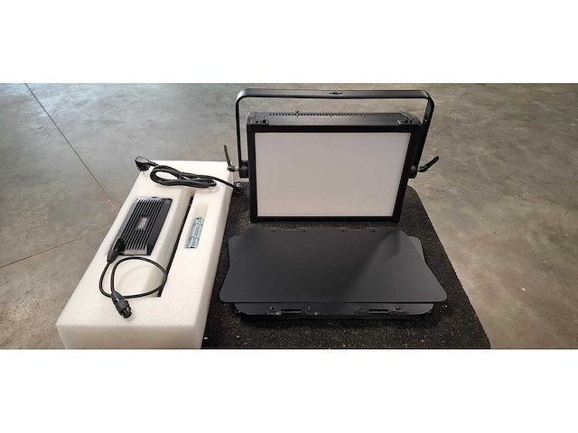 Briteq - tv-panel - led-par - afbeelding 2 van  4