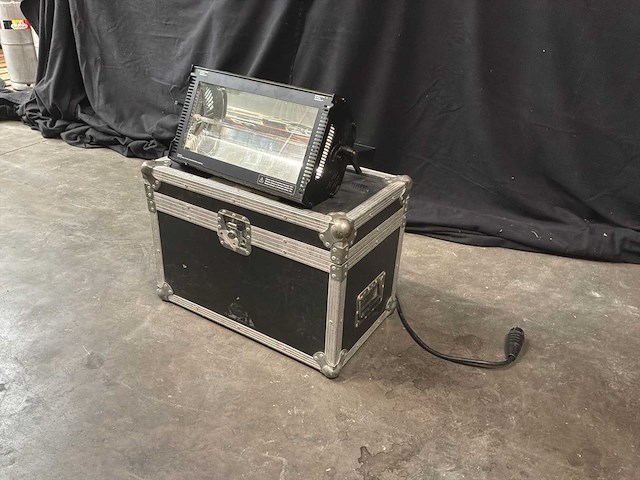Briteq bt-strobe 3000 overige verlichtingstechnologie - strobe - afbeelding 1 van  8