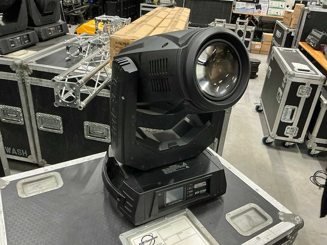 Briteq btx-titan moving head (2x) - afbeelding 1 van  4