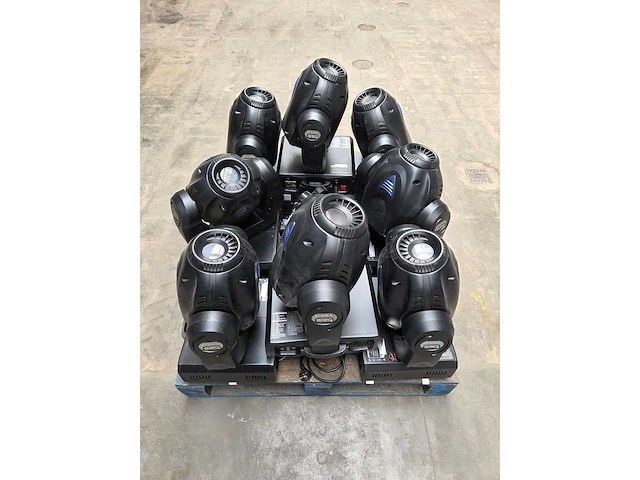 Briteq moving head (8x) - afbeelding 1 van  7