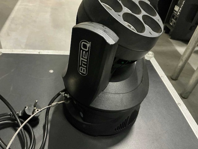 Briteq tornado 7 moving head (12x) - afbeelding 3 van  4