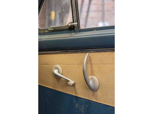 Britse oldtimer 'standard super 10' jaren'50 - afbeelding 5 van  19