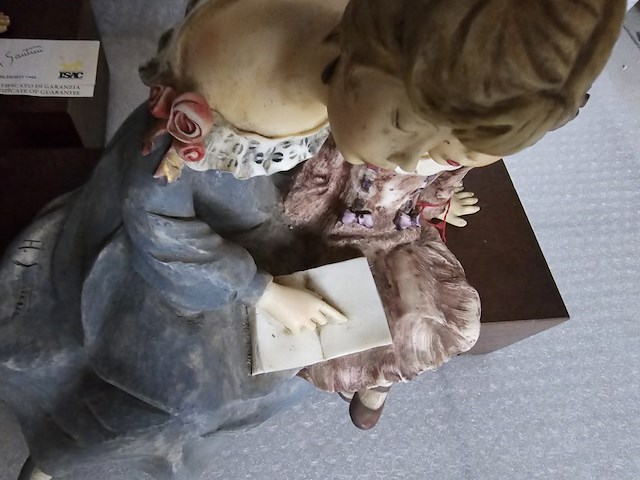 Brocante: 2x beeld hars op houten sokkel - afbeelding 7 van  7